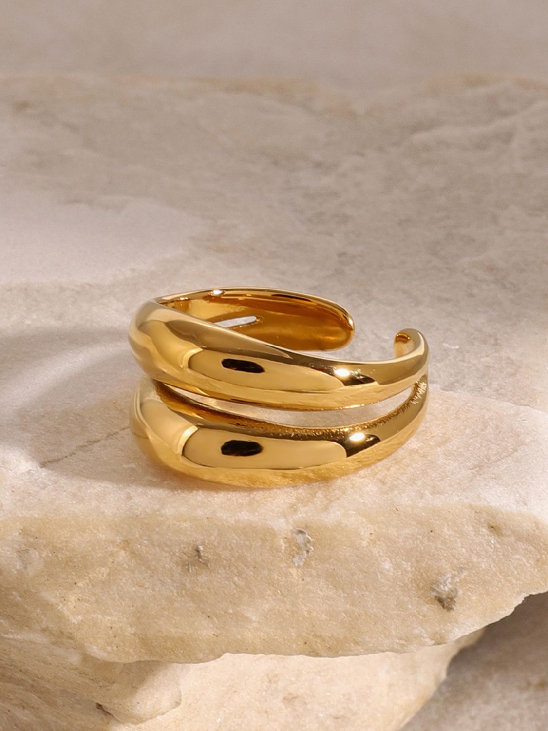 Double-Layered Ring